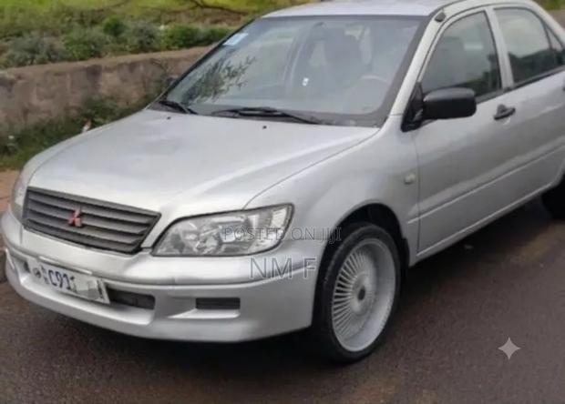 Mitsubishi Lancer 2000 Silver