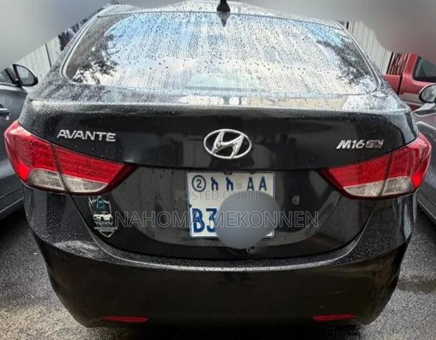 Hyundai Avante 2013 Brown