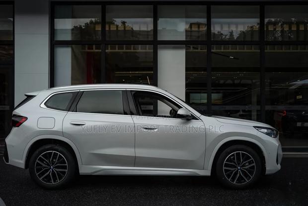 BMW iX 2025 White