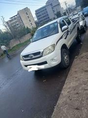 Toyota Hilux 2010 White for sale