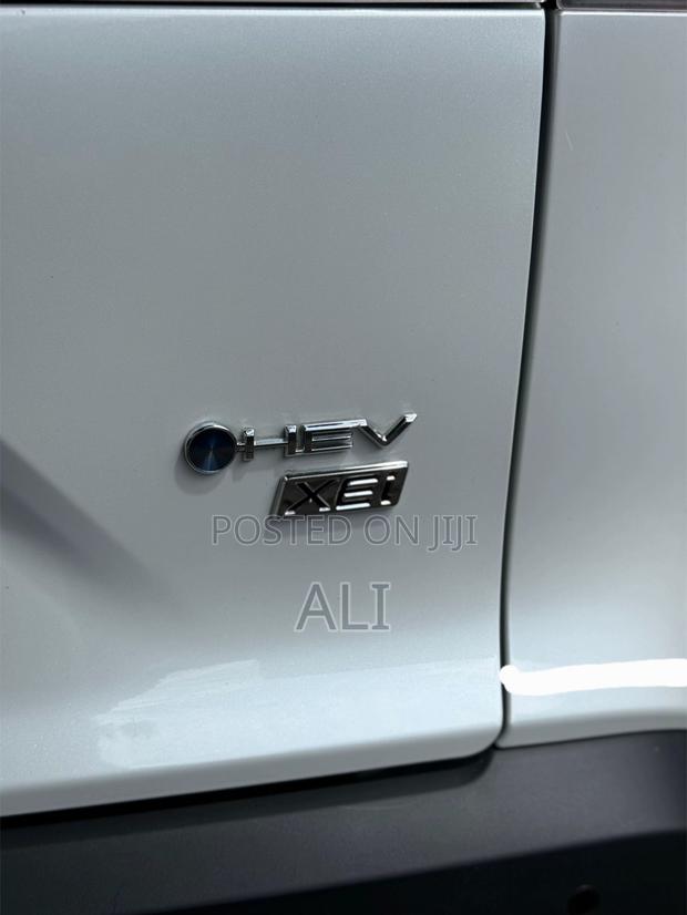 New Toyota Corolla Cross Hybrid 2025