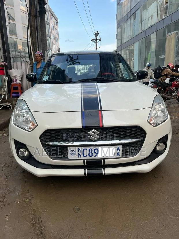 Suzuki Swift 2022 White