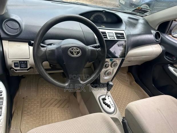 Toyota Yaris 2007 Gold