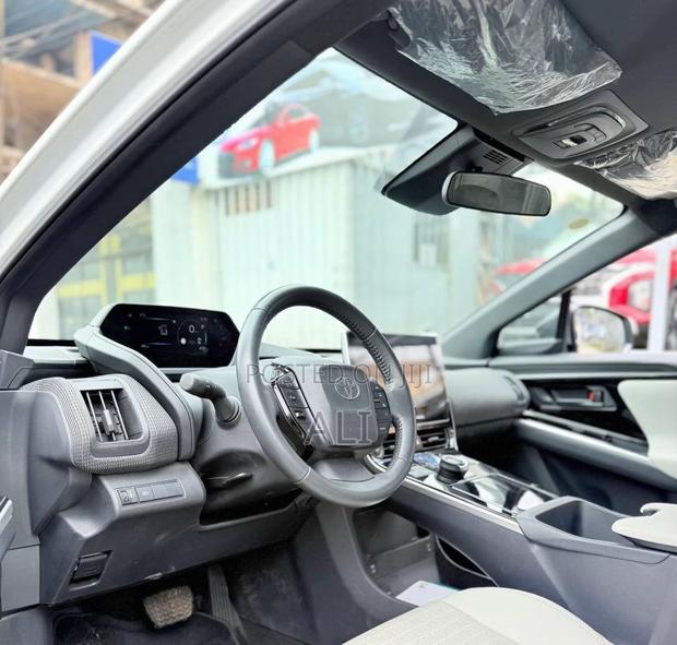New Toyota bZ4X 2024 White