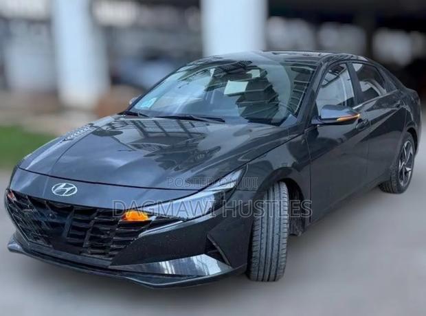 Hyundai Avante 2021 Green