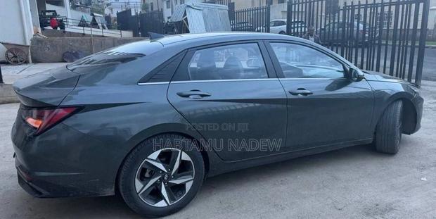 Hyundai Avante 2021 Gray