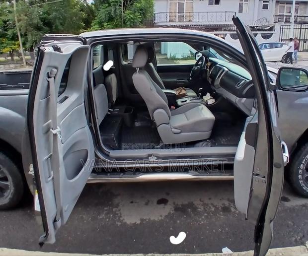 Toyota Tacoma 2012 Gray