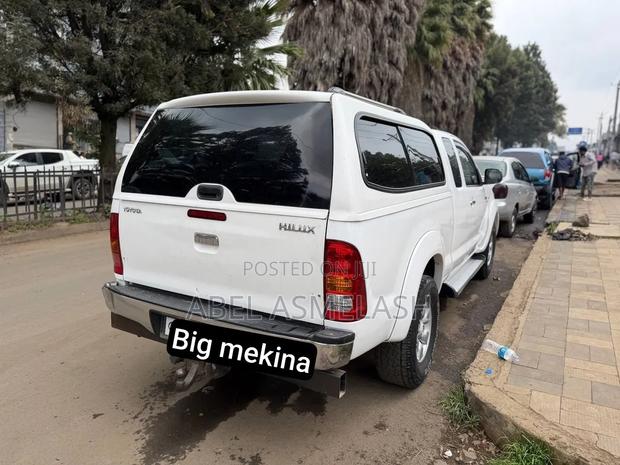 Toyota Hilux 2008 White
