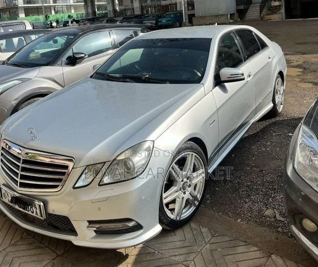 Mercedes-Benz E200 2014 Silver