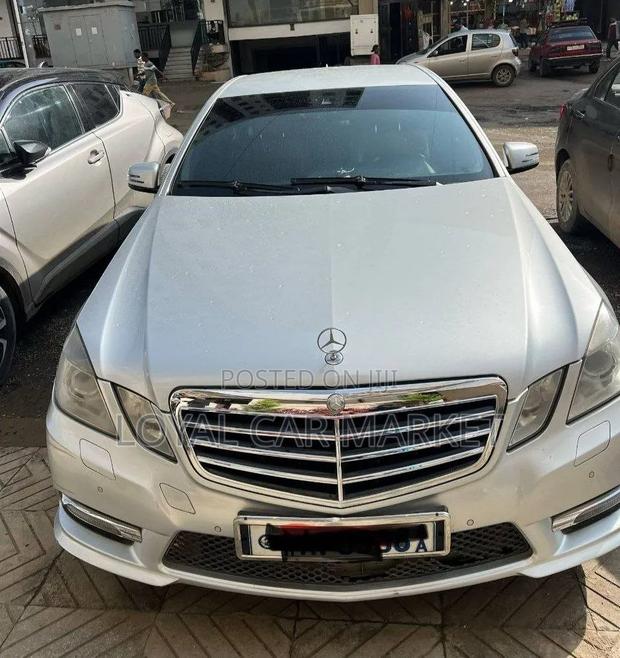 Mercedes-Benz E200 2014 Silver