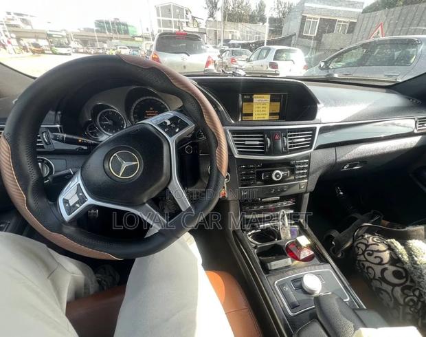 Mercedes-Benz E200 2014 Silver