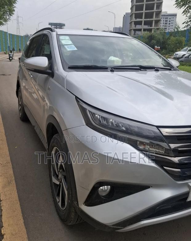 Toyota Rush 2022 Silver