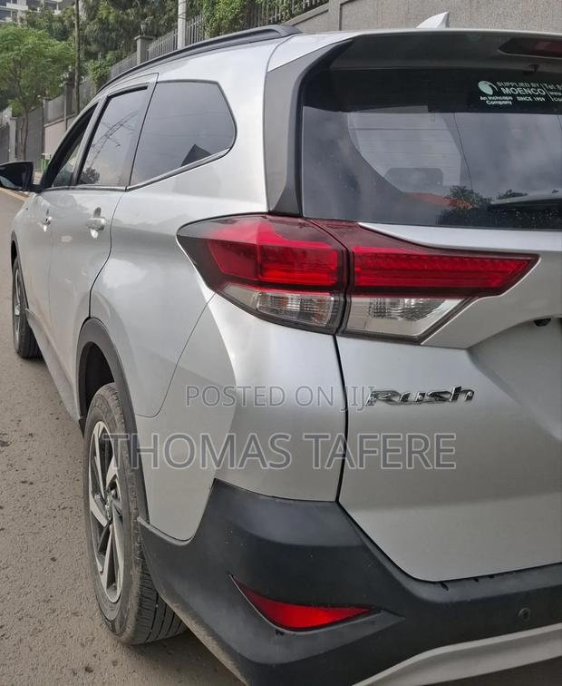 Toyota Rush 2022 Silver