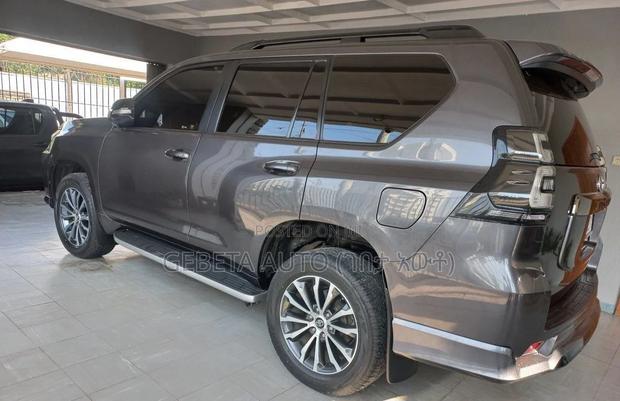 Toyota Land Cruiser 2022 Gray
