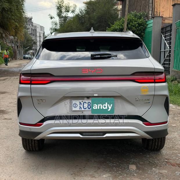 BYD Song Plus 2025 Gold