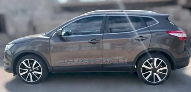 Nissan Qashqai 2017 Brown