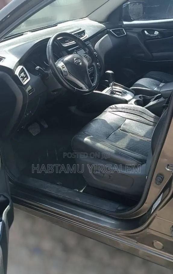Nissan Qashqai 2017 Brown