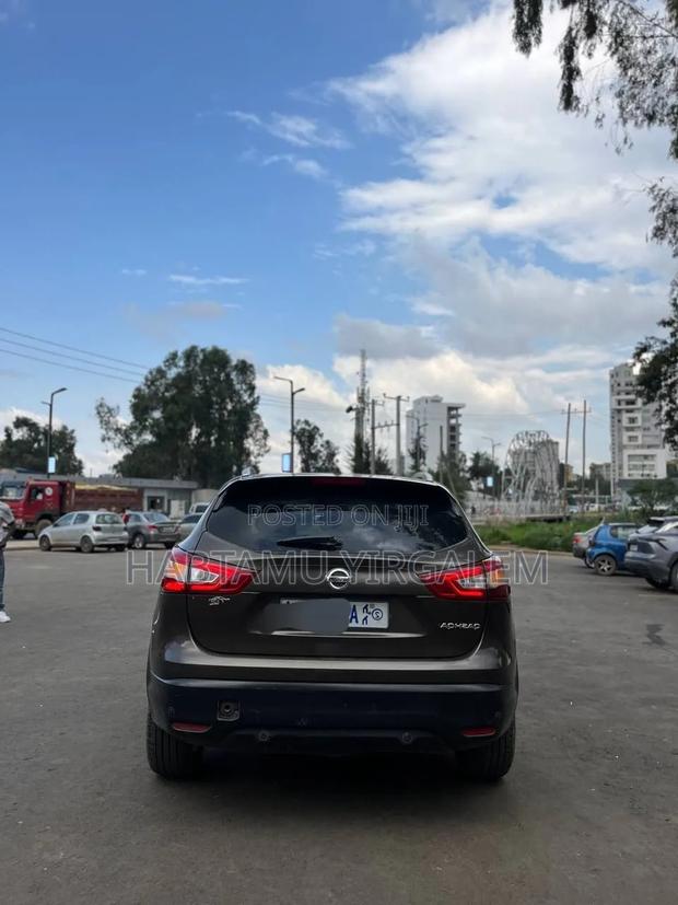 Nissan Qashqai 2017 Brown