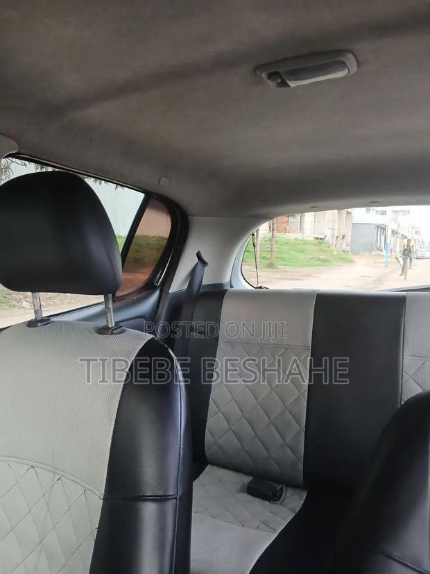 Toyota Vitz 2001 Silver