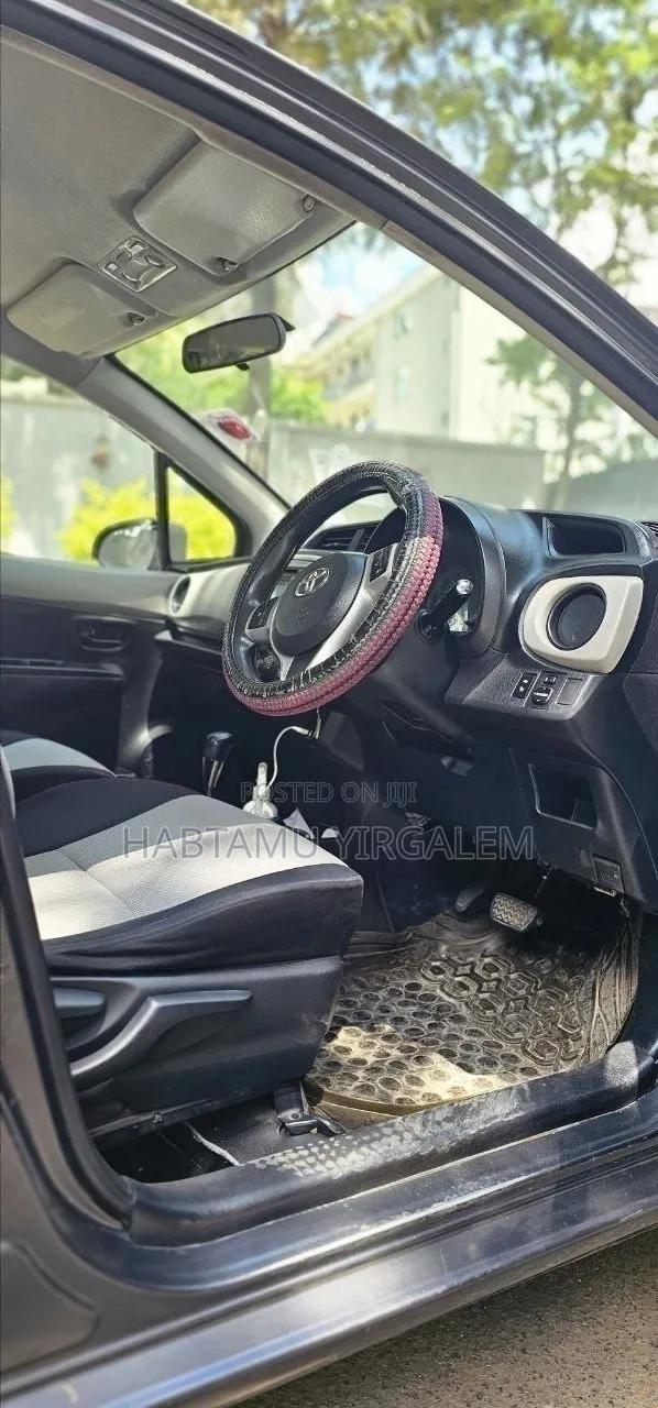Toyota Yaris 2012