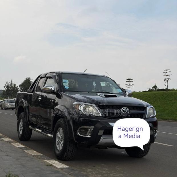 Toyota Hilux 2008 Black