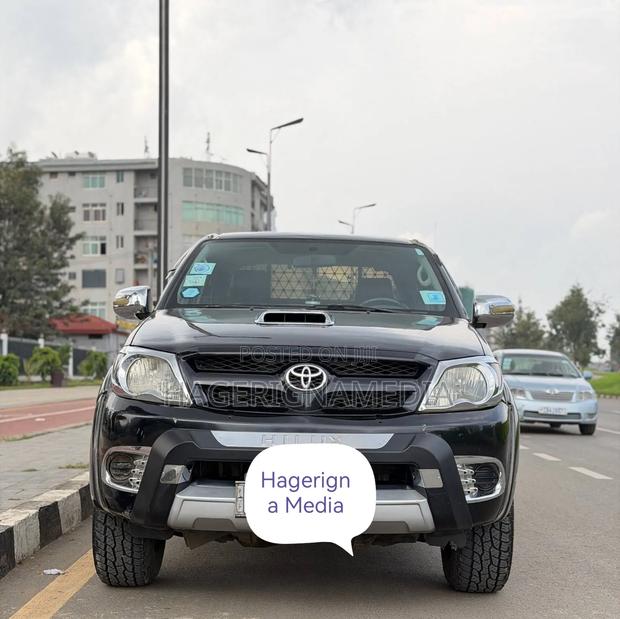 Toyota Hilux 2008 Black