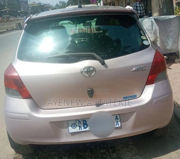 Toyota Yaris 2010 Silver