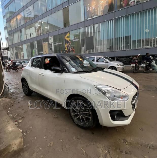 Suzuki Swift 2022 White