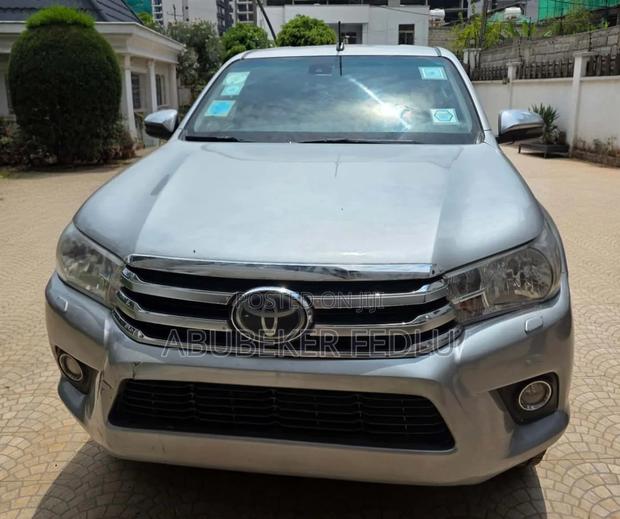 Toyota Hilux 2017 Silver