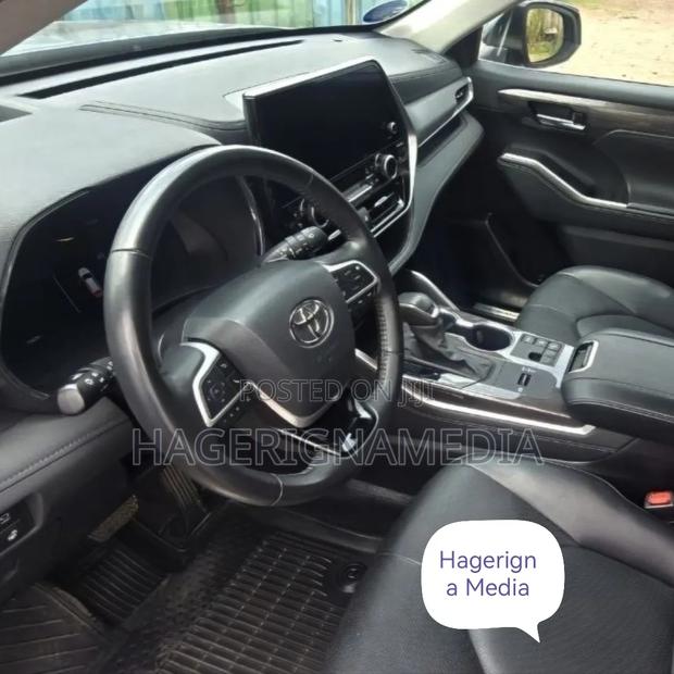 Toyota Highlander Hybrid 2021 Black