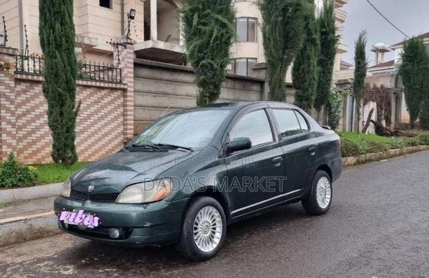 Toyota Platz 2001 Gray