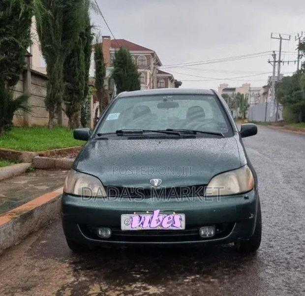 Toyota Platz 2001 Gray