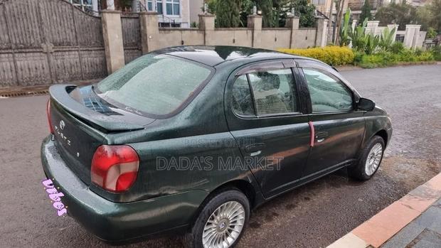 Toyota Platz 2001 Gray