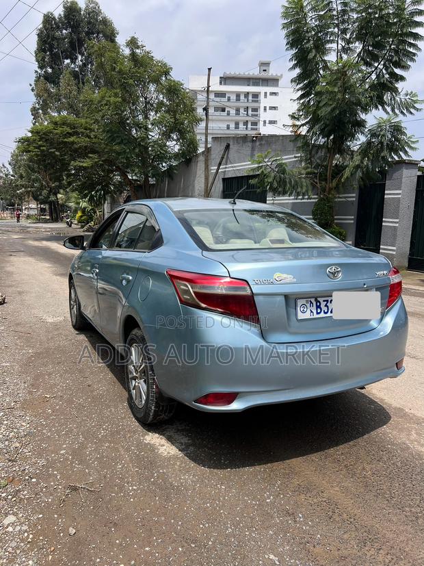 Toyota Yaris 2014 Silver