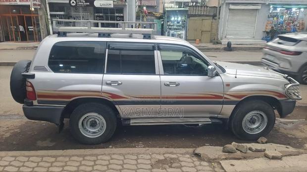 Toyota Land Cruiser 2005 Blue