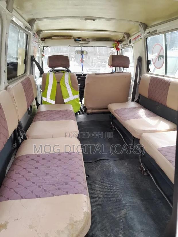 Toyota Land Cruiser 2004 White