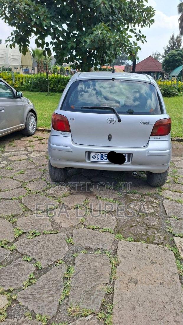 Toyota Vitz 1.0 FWD 3dr 2005 Gray