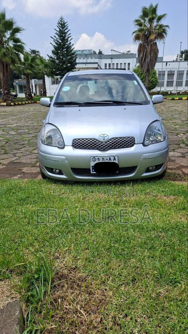 Toyota Vitz 1.0 FWD 3dr 2005 Gray