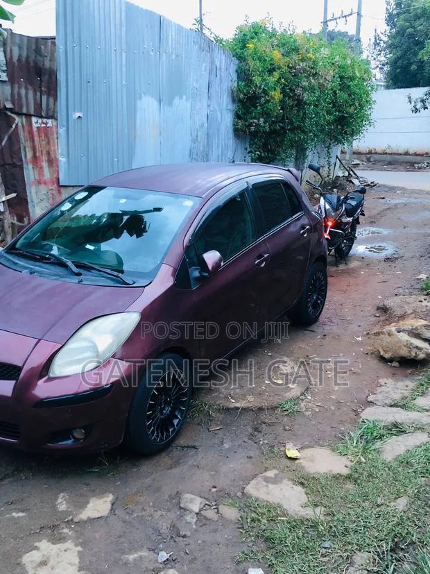 Toyota Yaris 2010 Burgundy