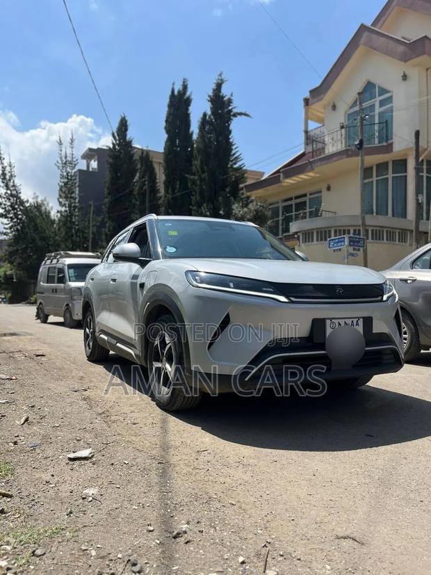 BYD Yuan Up 2025 Silver