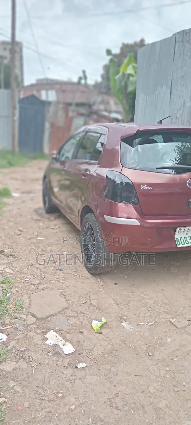 Toyota Yaris 2010 Burgundy