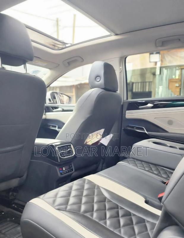 Volkswagen ID.6 2022 White