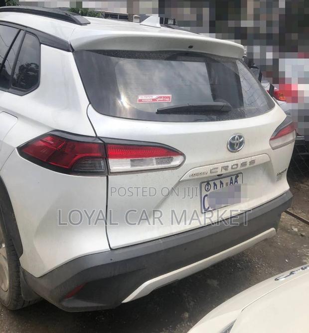 Toyota Corolla Cross Hybrid 2023 White