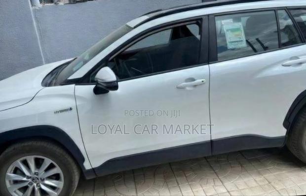 Toyota Corolla Cross Hybrid 2023 White