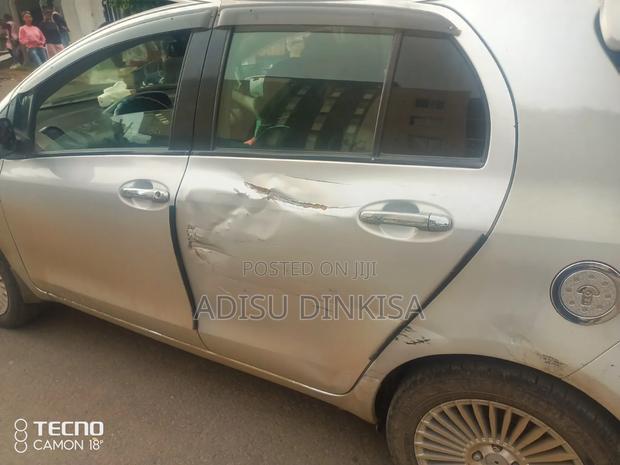 Toyota Yaris 2010 Silver
