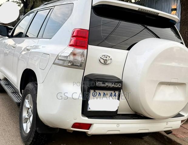 Toyota Land Cruiser Prado 2011 Ivory