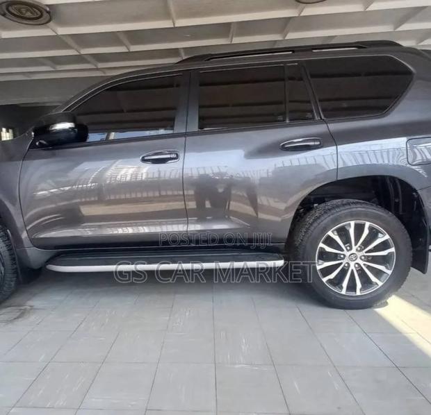Toyota Land Cruiser Prado 2023 Gray