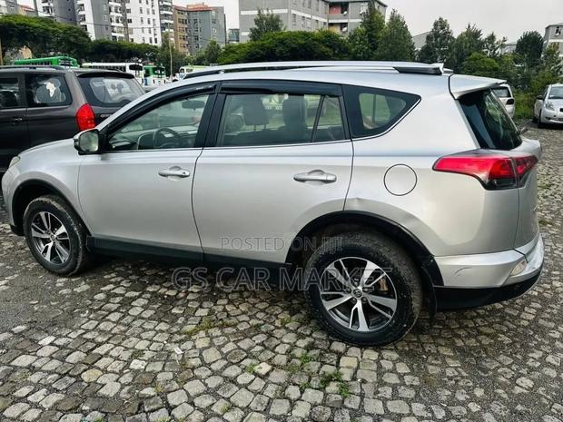 Toyota RAV4 2015 Silver