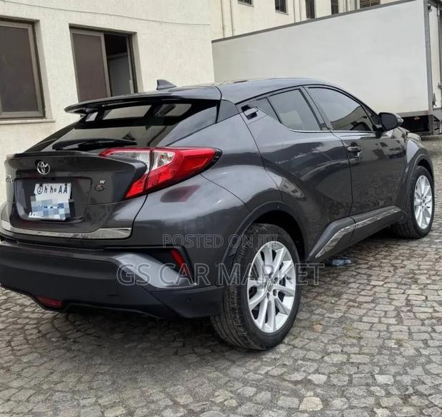 Toyota C-HR 2017 Teal