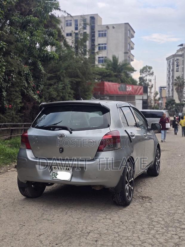 Toyota Yaris 2008 Gray